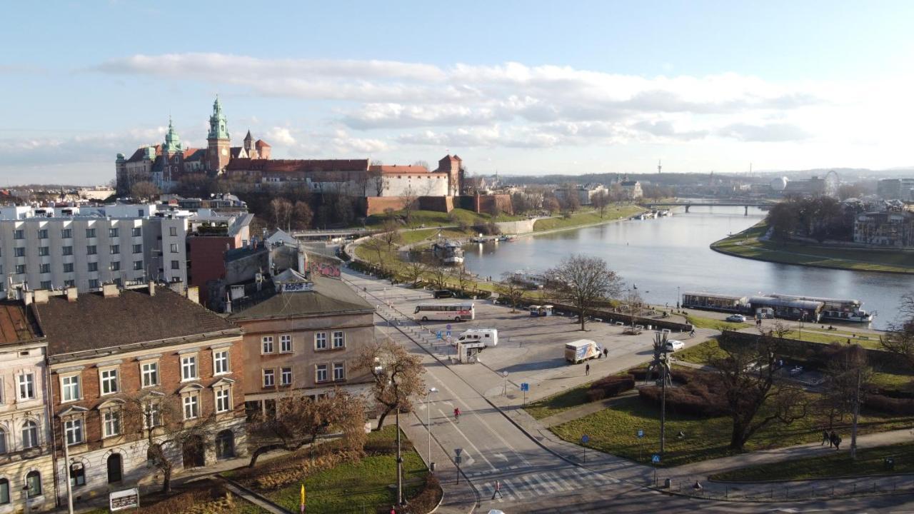 Kossak Square By Vistula River And Wawel Apartment